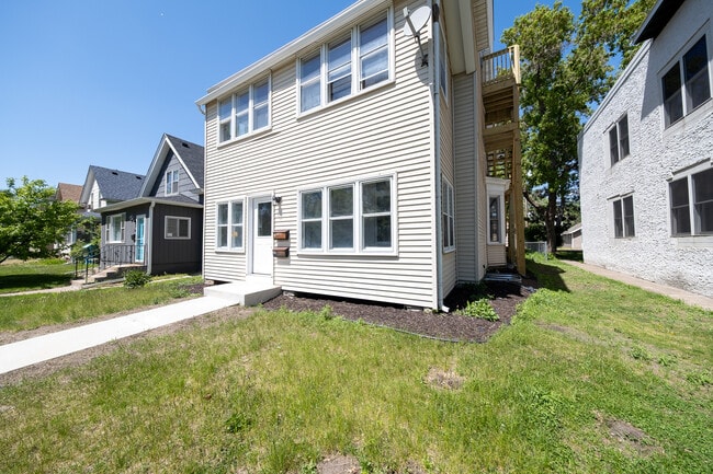 Building Photo - 1611 Carroll Ave