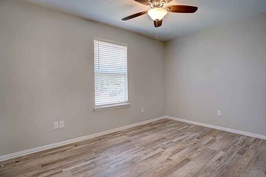 Bedroom #2 - 1921 S Jennings Ave