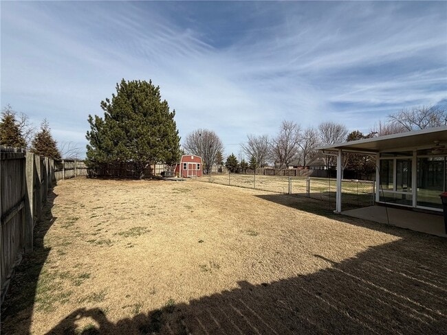 Building Photo - 1808 Lancaster Dr