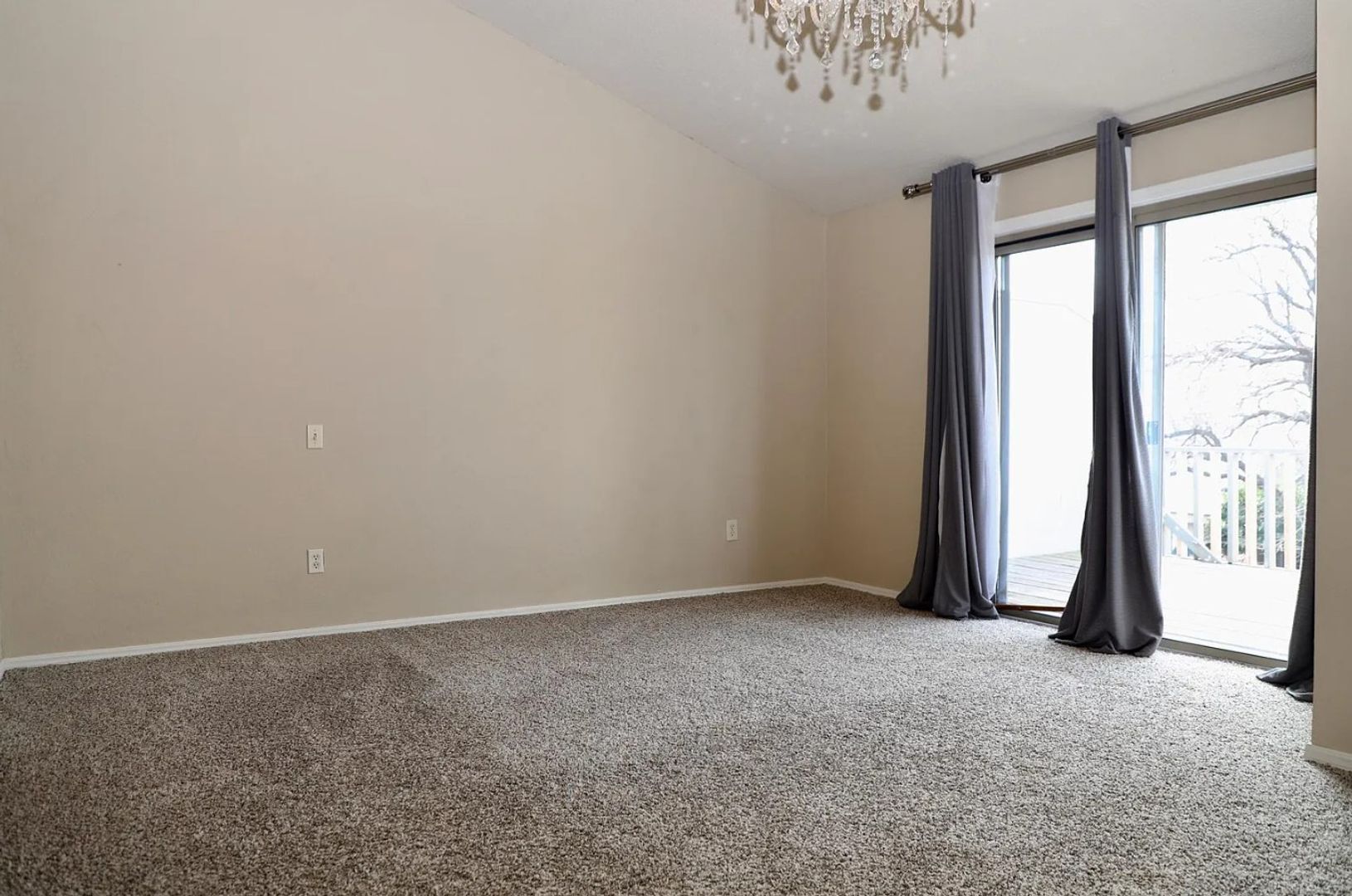 Building Photo - 5805 Hefner Village Ct