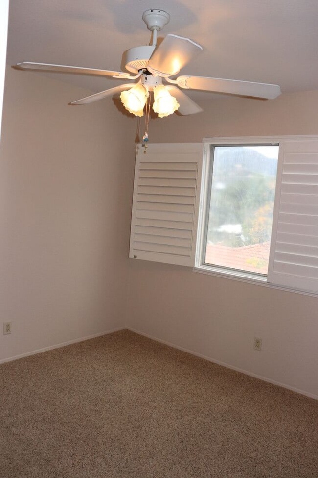 Building Photo - Spacious ALPINE 3 Bedroom 2.5 Bath 2 Story on a Cul De Sac