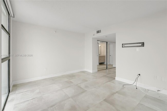 Building Photo - 20505 E Country Club Dr