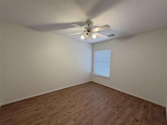 Building Photo - 3822 Shady Harbor Dr