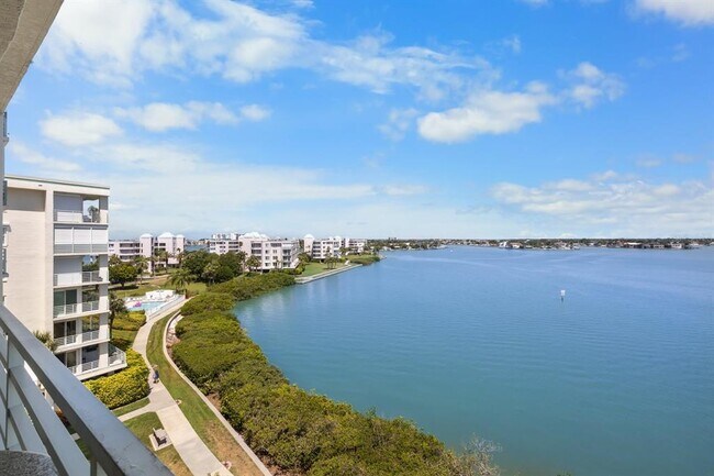 Building Photo - 7963 Sailboat Key Blvd S