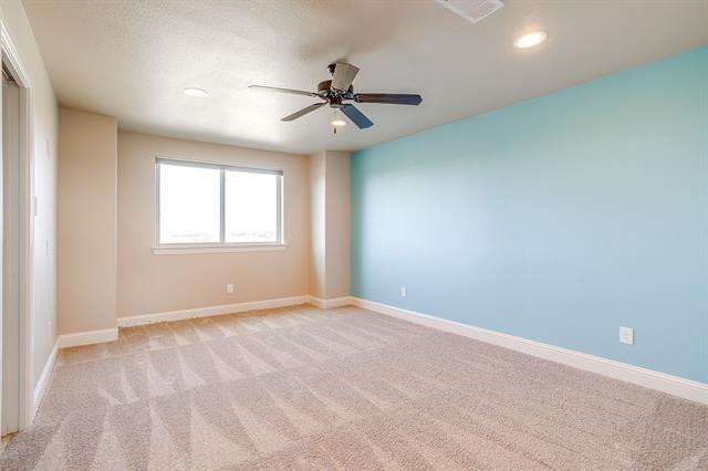 Building Photo - 1600 Oak Ridge Estates