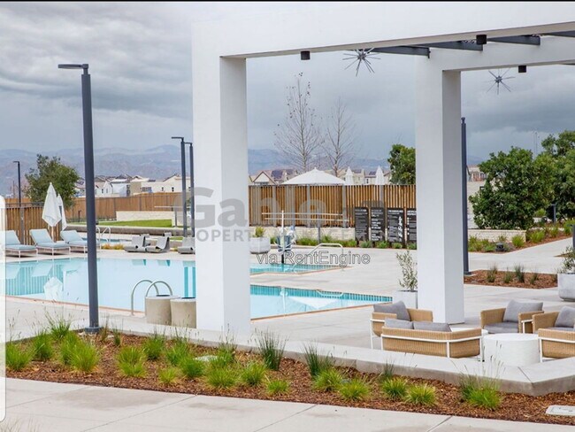 Building Photo - 27477 Boulderview Way