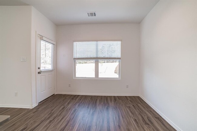 Building Photo - 220 Red Buckeye Loop