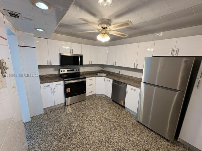 Building Photo - 2750 NE 183rd St