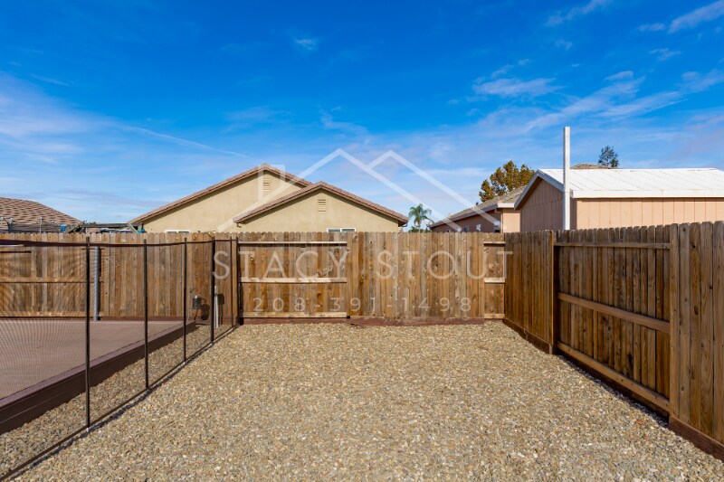 Building Photo - 1385 Deerwood St