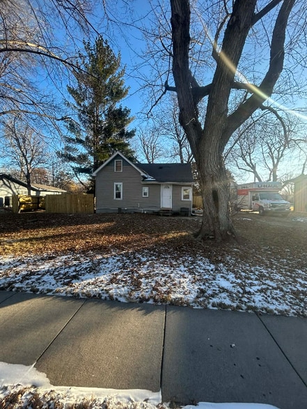 Building Photo - 1300 11th St