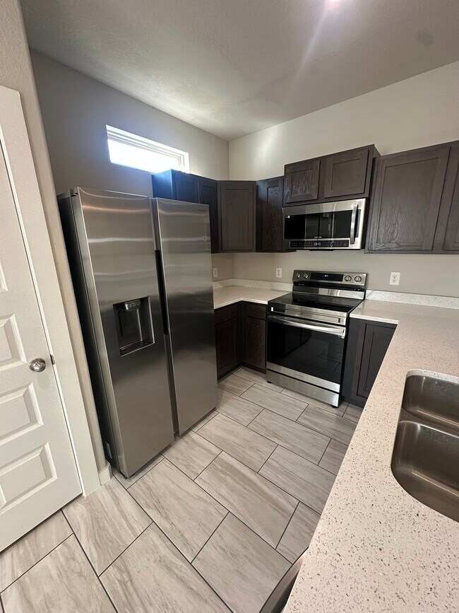 Building Photo - 8415 V. Verona