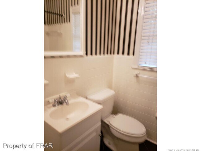 Building Photo - 311 Westview Dr