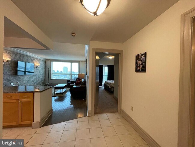 Building Photo - 717 S Christopher Columbus Blvd