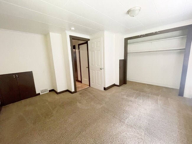 Building Photo - 4 bd/2 ba in Depot Bench