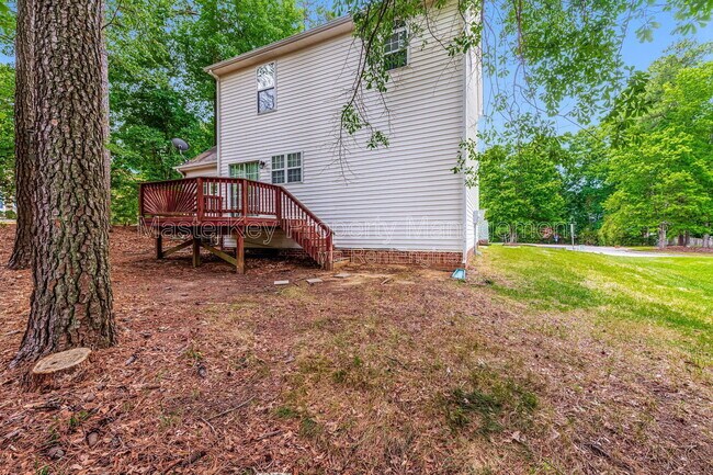 Building Photo - 4001 Winecott Dr