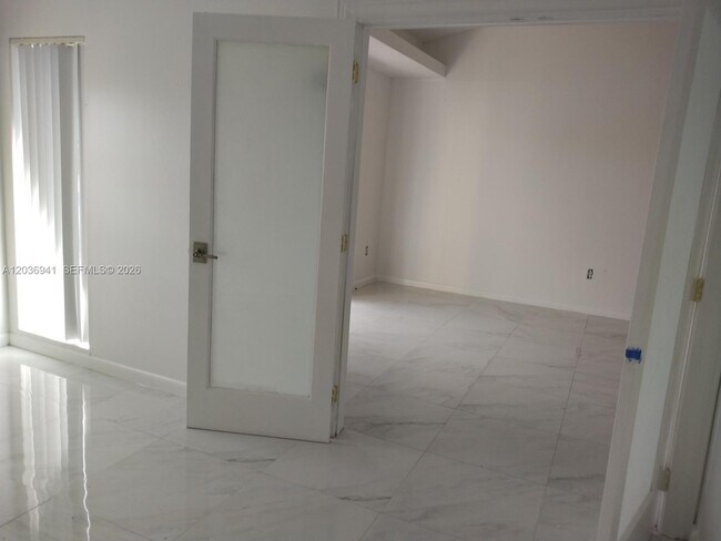 Building Photo - 805 SW 113th Way