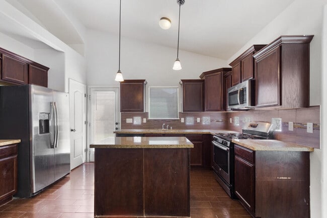 Building Photo - 14242 John Scagno