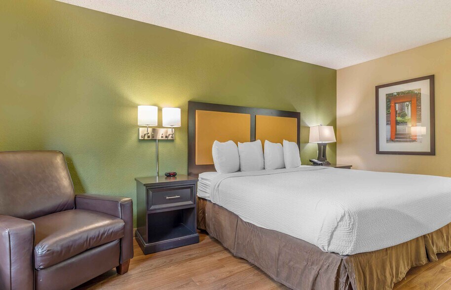 Building Photo - Furnished Studio-Temecula - Wine Country