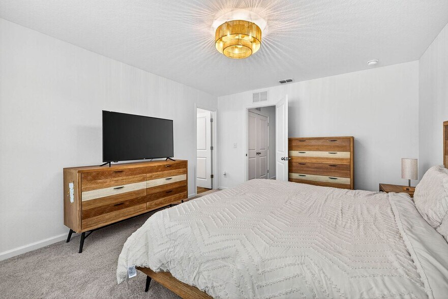 Building Photo - 6150 Calle Ochoa St