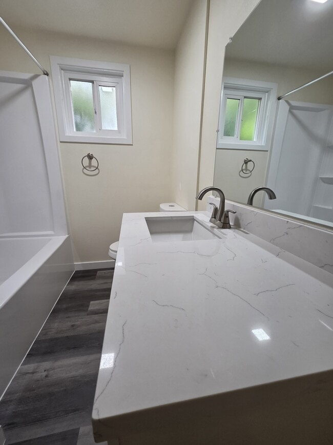 Building Photo - 2105 10th Ave W