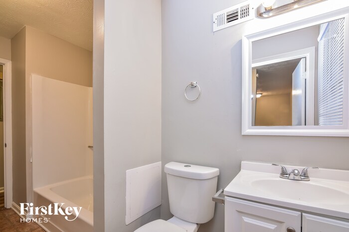 Building Photo - 295 Charlotte Blvd