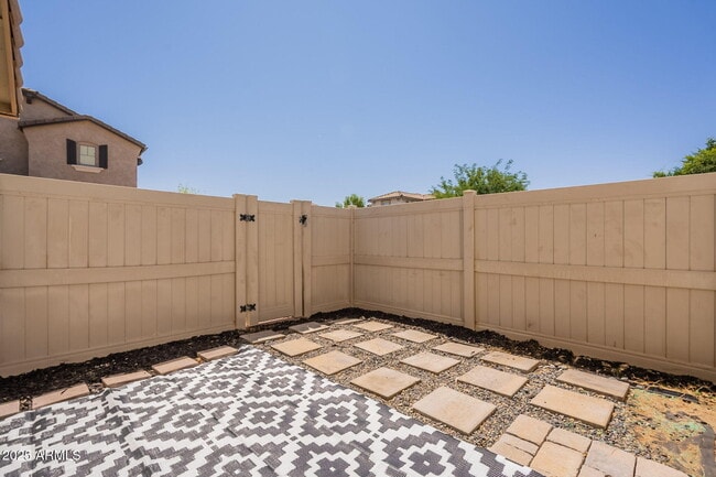 Building Photo - 26638 N Babbling Brook Dr