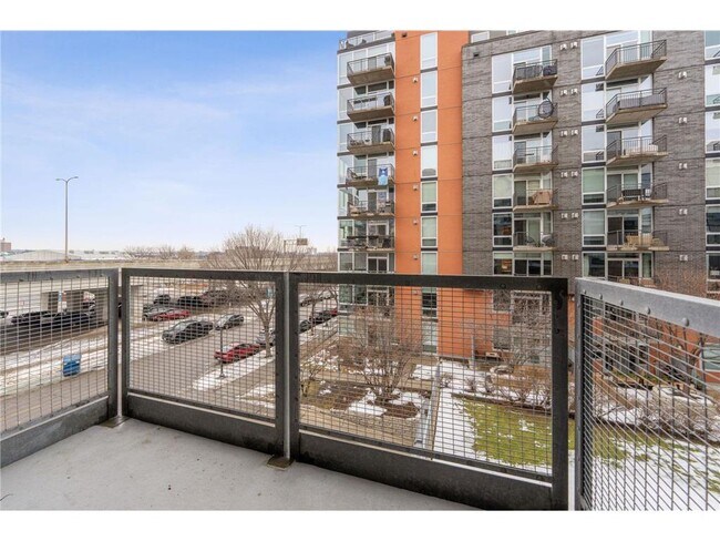 Building Photo - 720 N 4th St