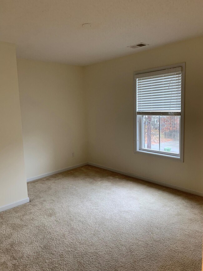 Building Photo - 1800 Lake Carolina Dr