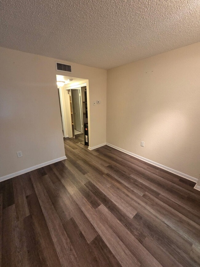 Building Photo - 2302 Sunrise Blvd