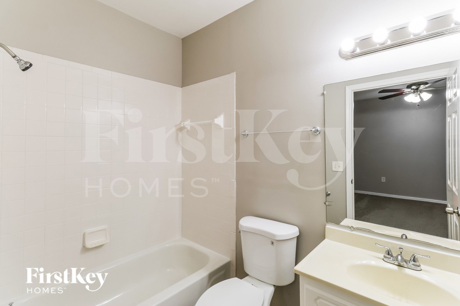 Building Photo - 1164 Schumann Dr