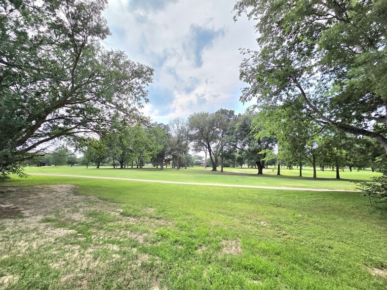 Building Photo - 2702 Apple Creek Cir
