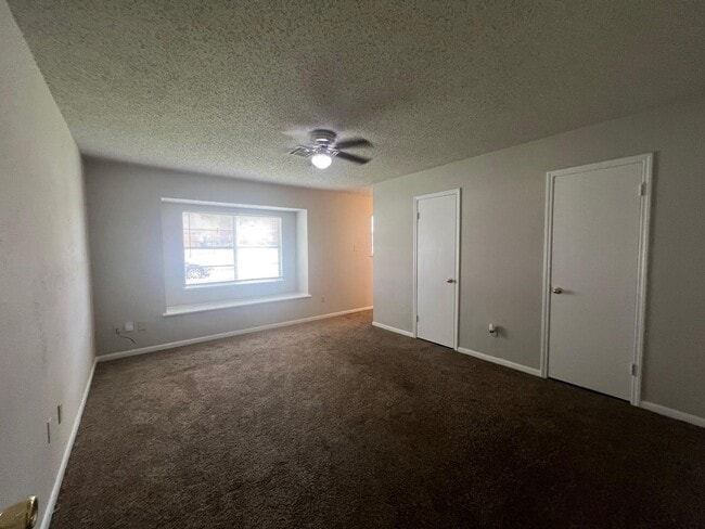 Building Photo - 6517 Dunn Dr