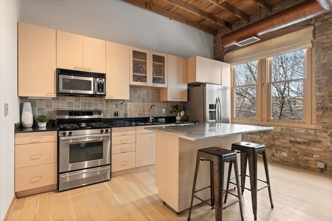 Building Photo - 2510 N Wayne Ave