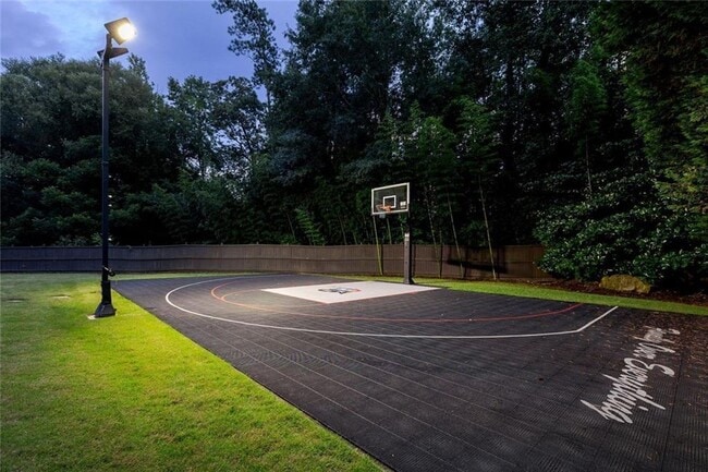 Building Photo - 11140 W Rd