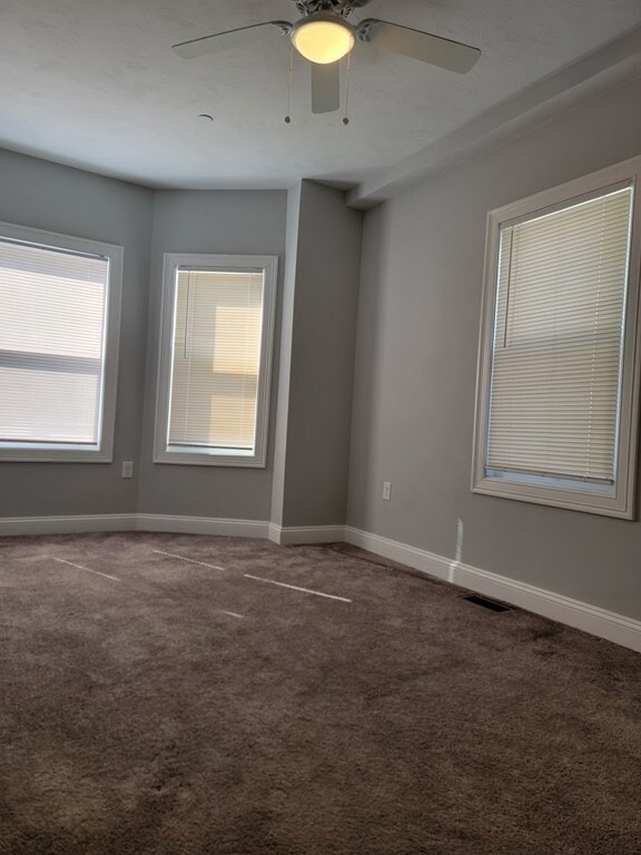 Building Photo - 946 Warren Ave