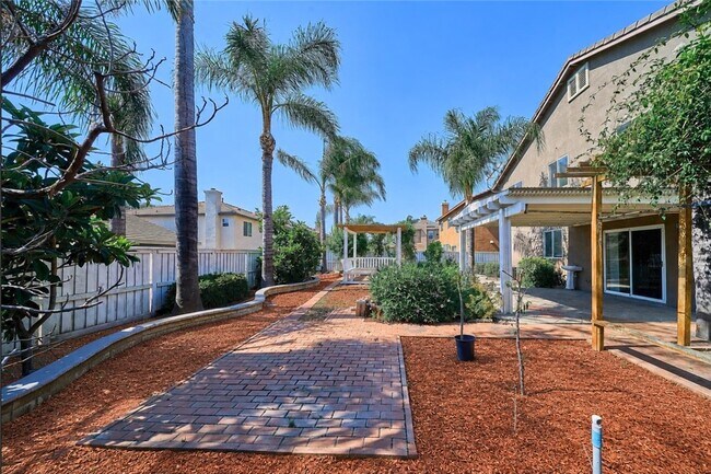 Building Photo - 6377 Peach Ave