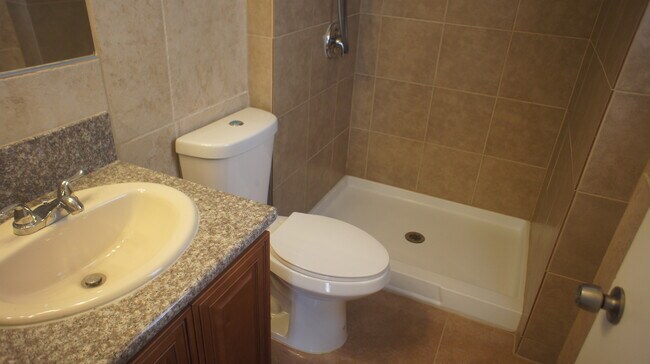 Building Photo - Charming 3Bed/2Bath/2Car residence with gated pool located in E. Las Vegas
