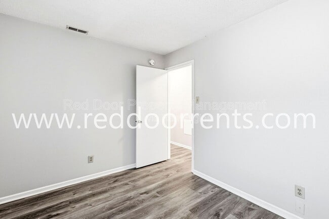 Building Photo - 2249 Collins Way