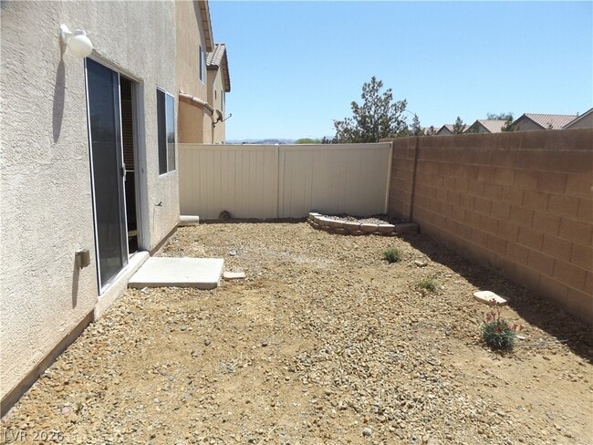 Building Photo - 6467 Karlsen Ct