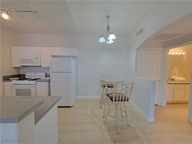 Building Photo - 4960 Harrison Dr