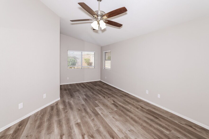 Building Photo - 3916 E Morrow Dr