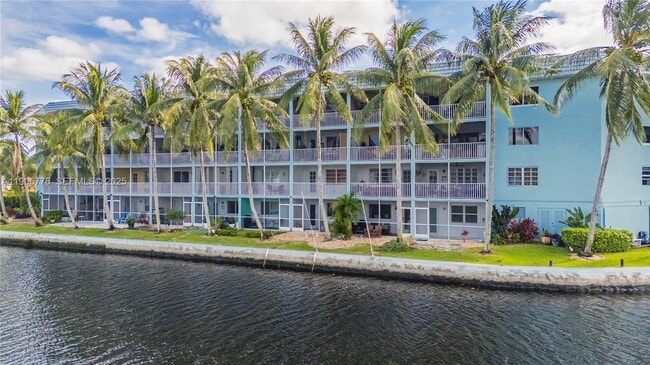 Building Photo - 801 NE 18th Ct