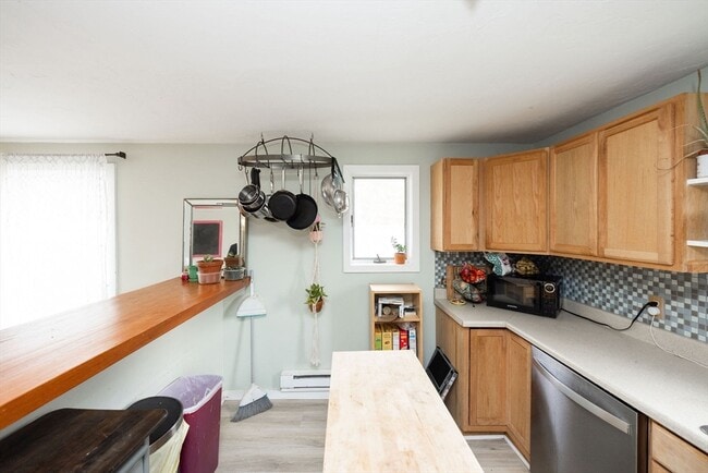 Building Photo - 90 Brightwood Ave