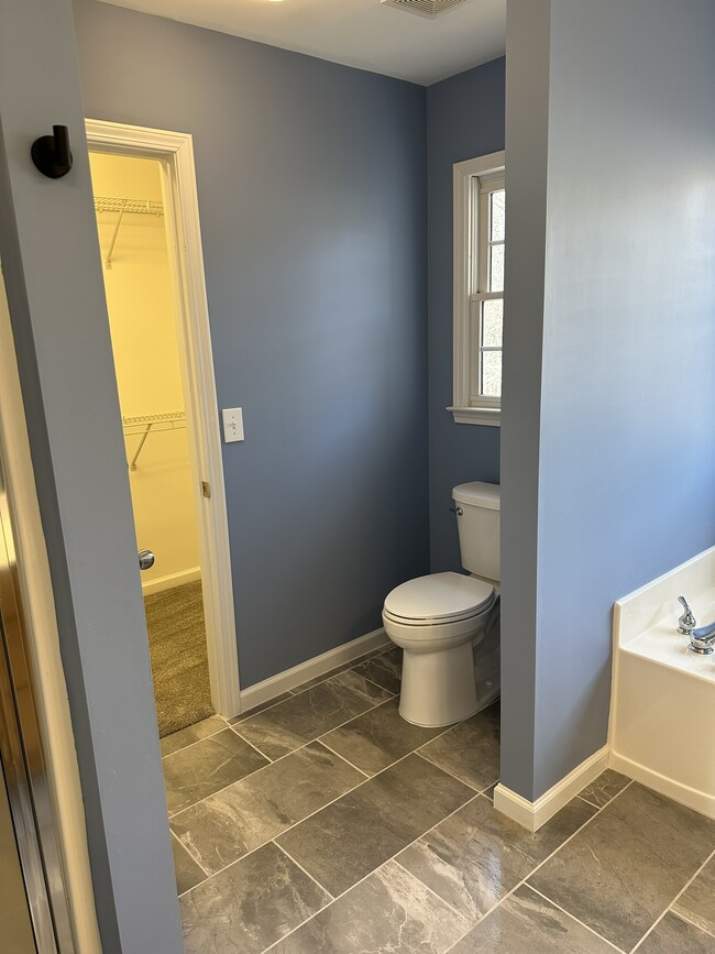 Building Photo - 580 Wisteria Dr