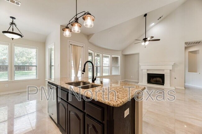 Building Photo - 3394 Overhill Dr