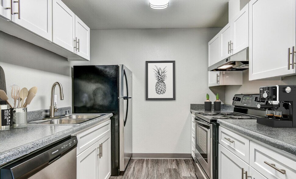 The Woodlands 2025 W El Camino Ave Sacramento CA 95833 Apartment Finder