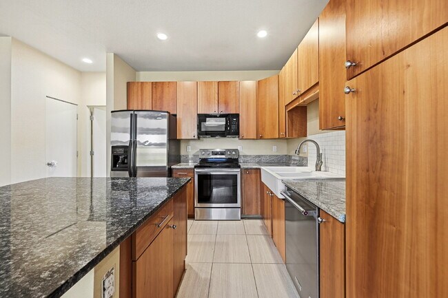 Building Photo - $2,595.95- 3 Bed, 3 Bath Townhome in Aurora with Central AC and In Unit Laundry!