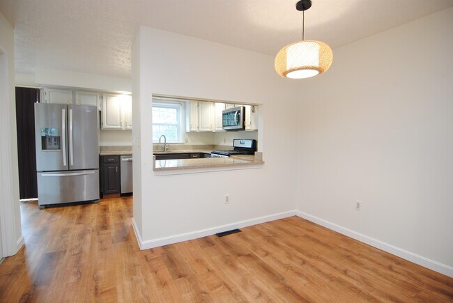 Building Photo - 5 Cadogan Way