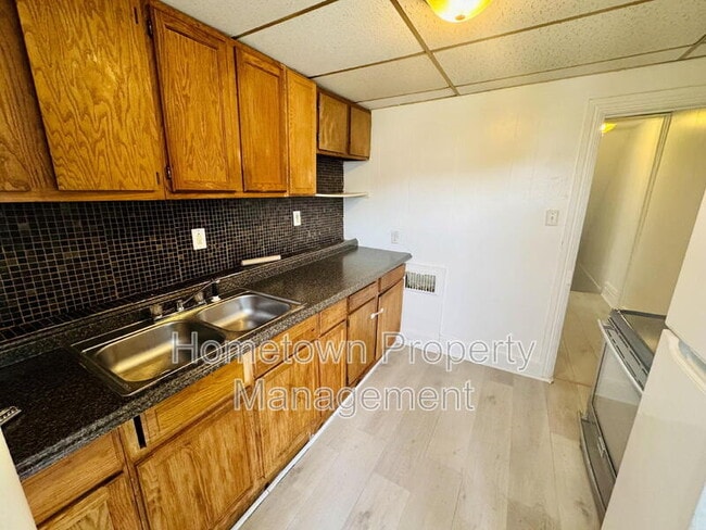 Building Photo - 429 Kelker St