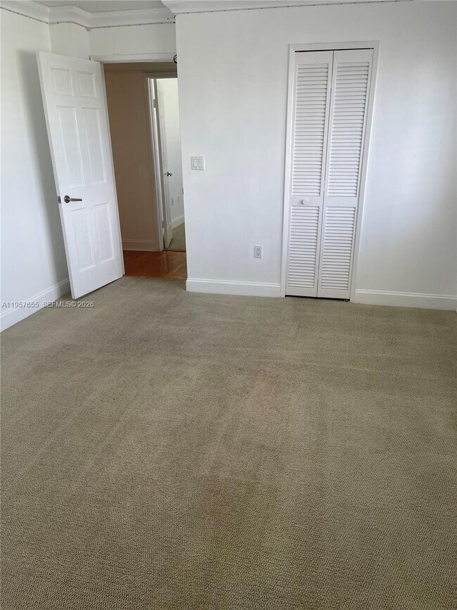 Building Photo - 650 Ocean Dr